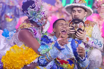 notícia: Arraiá do Povo 2025: direitos autistas, jeito tucuju e luta das mulheres finalizam apresentações no 6º Festival Sandro Rogério