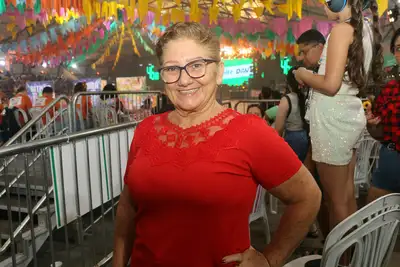 notícia: 'É nossa primeira vez aqui e está tudo maravilhoso!', diz visitante de Laranjal do Jari durante a terceira noite do Arraiá do Povo 2025