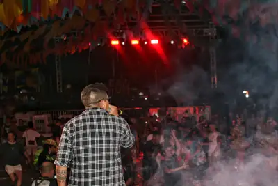 notícia: Cezinha dos Teclados e Rogério e Cia abrilhantam público com shows gratuitos no encerramento da terceira noite de Arraiá do Povo 2025