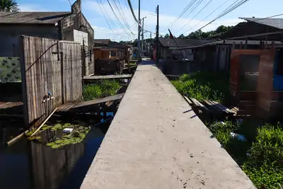 notícia: Mais mobilidade e segurança: projeto ‘Ponte Firme’ do Governo do Amapá beneficia moradores de passarelas do Congós, em Macapá