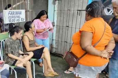 notícia: Governo do Amapá leva assistência para famílias afetadas por incêndio residencial em Macapá 