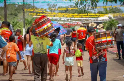 notícia: Dança vominê marca ancestralidade, fé e cultura na Festa de São Tiago em Mazagão Velho, apoiada pelo Governo do Amapá