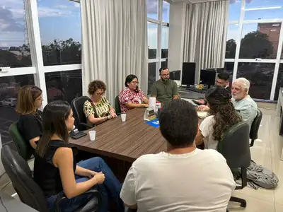 notícia: Ueap recebe pesquisadores da USP responsáveis por projeto nacional voltado à saúde na Amazônia