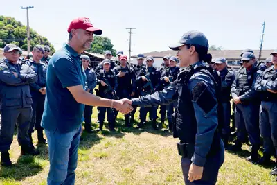 notícia: Governador Clécio Luís acompanha reta final do Curso de Formação dos novos soldados da Polícia Militar do Amapá