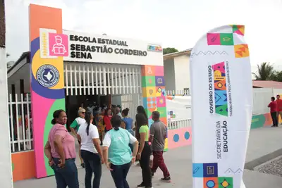 notícia: Investimentos do Governo do Amapá na educação beneficiam estudantes e profissionais da educação