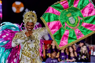 notícia: Compositores participantes do concurso de samba-enredo da Mangueira – etapa Amapá devem fazer inscrição no certame nesta sexta-feira, 15