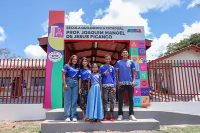 notícia: Governo do Amapá entrega Escola Quilombola Estadual Joaquim Manoel Picanço, na comunidade do Ambé, durante festividade de São Roque