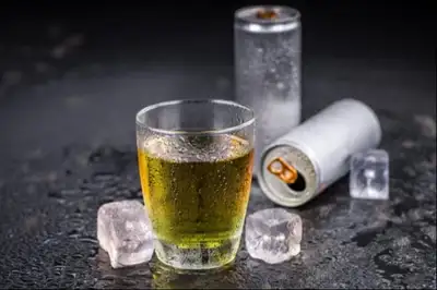 notícia: 54ª Expofeira do Amapá: cardiologista do Hcal explica cuidados com consumo de bebidas energéticas e cafeína ao curtir programação