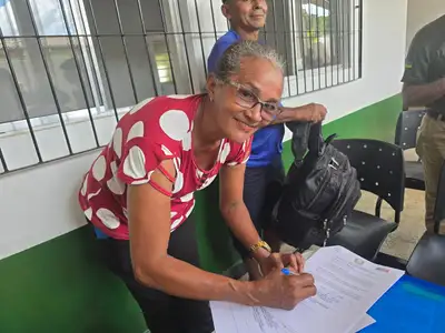 notícia: 'Vão transformar a minha vida e de minha família', diz agricultora da Resex Cajari ao receber kit embarcação do Governo do Amapá