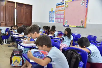 notícia: Amapá está entre os estados que registraram aumento no desempenho de estudantes negros e pobres 