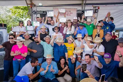 notícia: Governo do Amapá celebra primeira Expofeira com certificado internacional de livre da febre aftosa e entrega certificações para empresas locais