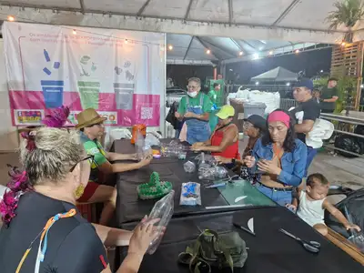 notícia: Oficina promove reaproveitamento de garrafas PET para agregar valor ao artesanato na 54º Expofeira do Amapá