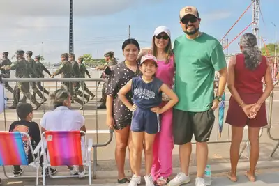 notícia: ‘Ao trazer as crianças, ensinamos o sentido do amor à pátria’, diz pai no desfile de 7 de setembro, organizado pelo Governo do Amapá