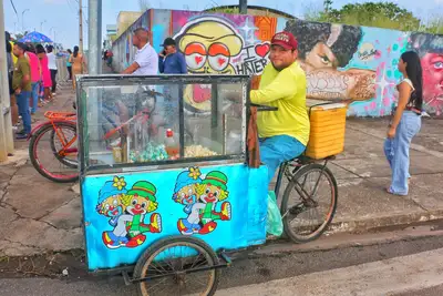notícia: ‘Esta é a oportunidade de aumentar minha renda e prestigiar o Dia da Pátria’, diz vendedor ambulante durante o desfile de 7 de setembro