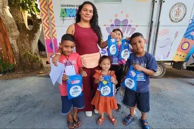 notícia: Dia da Família: saúde garante atendimentos com pediatras e consultas odontológicas do Mais Sorriso no Parque de Exposições da Fazendinha 
