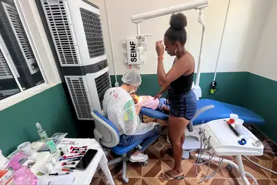 notícia: Governo do Amapá garante mais de 400 procedimentos do Mais Sorriso no primeiro dia de ação no Pirativa