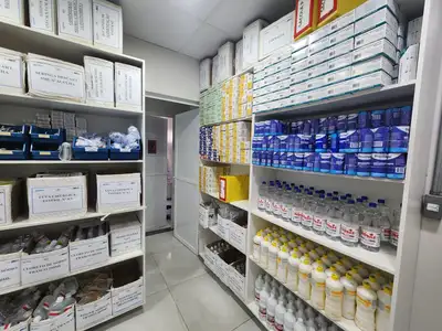 notícia: Um ano após reforma, farmácia do Hospital de Emergência mantém abastecimento e garante mais agilidade no atendimento aos pacientes