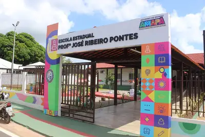 notícia: ‘Meus pais estudaram aqui e essa escola nunca foi assim, linda!’, diz estudante sobre a Escola Estadual Prof° José Ribeiro Pontes, em Cutias