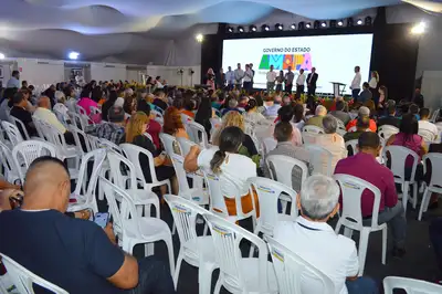 notícia: 'Grupo 992': Governo do Amapá celebra reconhecimento de direitos de 372 servidores que possuem processos de transposição em análise