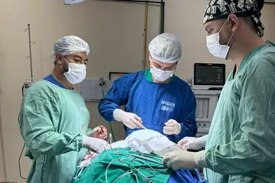 notícia: Governo do Amapá fortalece atendimento a pacientes com AVC no Hospital de Emergência