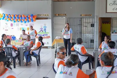 notícia: Governo do Amapá promove manhã de lazer e integração para idosos do Projeto Bem-Viver no Residencial Macapaba