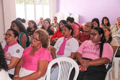 notícia: Governo do Amapá promove ação do Outubro Rosa para mulheres atendidas pelo Cram Tia Zefa, em Macapá