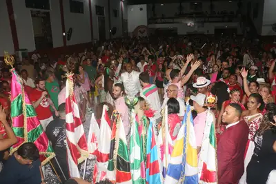 notícia:  Liesap promove grande encontro das escolas de samba do Amapá com a Mangueira em noite histórica no Theatro do Samba