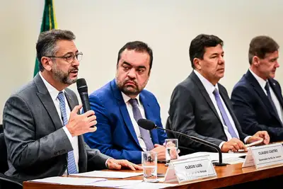 notícia: 'O Amapá tem indicadores e exemplos para contribuir na PEC da Segurança Pública', diz Clécio Luís em audiência na Câmara dos Deputados, em Brasília