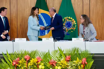 notícia: Amapá participa de reunião nacional sobre investimentos estrangeiros e promoção das exportações, em Brasília