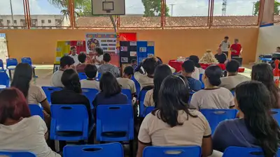 notícia: Governo do Amapá promove ações educativas sobre identidade e cultura afro-brasileira na Escola Reinaldo Damasceno, em Macapá