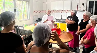 notícia: Governo do Amapá realiza oficina de produção de mini panetone para mulheres atendidas pelo Cram em Oiapoque
