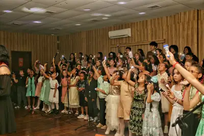 notícia: Cantata ‘Natal dos Clássicos’ emociona famílias e celebra encerramento do ano letivo no Centro de Educação Walkíria Lima, em Macapá