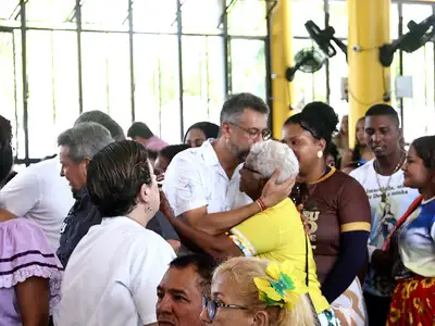notícia: Governador Clécio acompanha Missa do Jubileu Afro-amapaense em Macapá: 'momento de comunhão'