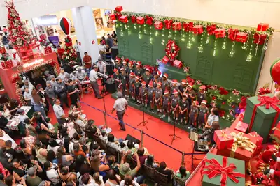 notícia: Primeira Cantata Natalina da Polícia Militar do Amapá revela talentos militares e emociona público no Macapá Shopping