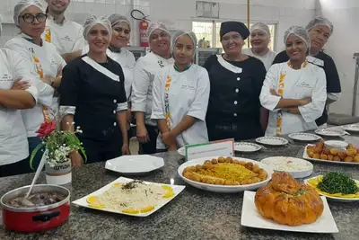 notícia: Centro de Educação Profissional Josinete Oliveira Barroso comemora fim das aulas do curso técnico de Gastronomia