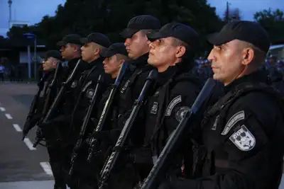 notícia: Governo do Estado garante reforço no esquema de segurança pública das festas de fim de ano com 2,4 mil agentes