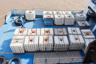 galeria:  Transbordo de 100 Mil de Litros de Água Potável