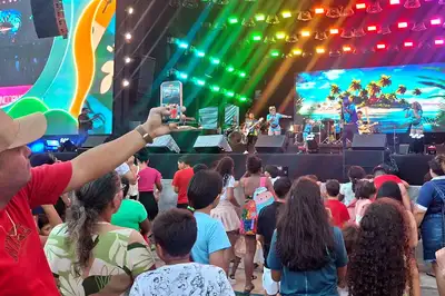 notícia: Público infantil toma conta do anfiteatro da Fortaleza de São José de Macapá no segundo dia do Maior Réveillon da Amazônia - Amapá 2026