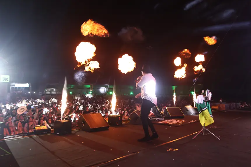  <div class='credito_fotos'>Foto: Jorge Júnior/GEA &nbsp;&nbsp;|&nbsp;&nbsp; <a href='/midias/2026/originais/20260101061437-GF00016848-F00214549.webp' download><i class='fa-solid fa-download'></i> Download</a></div>