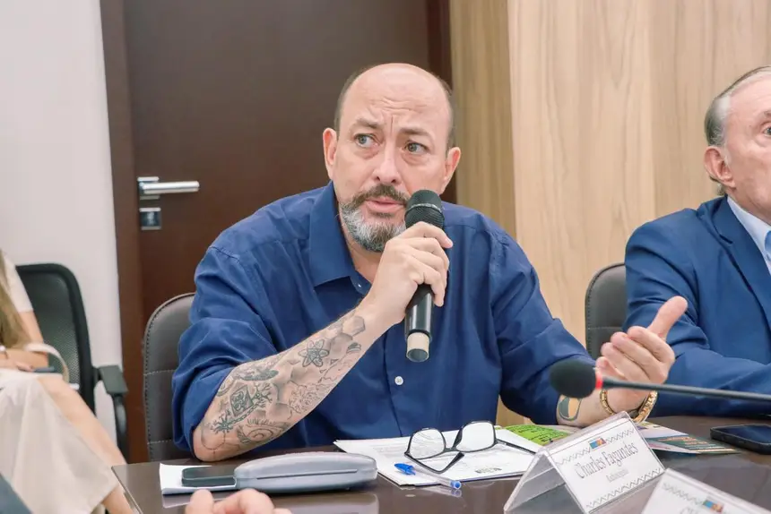 Charles Fagundes, presidente do Sindmed