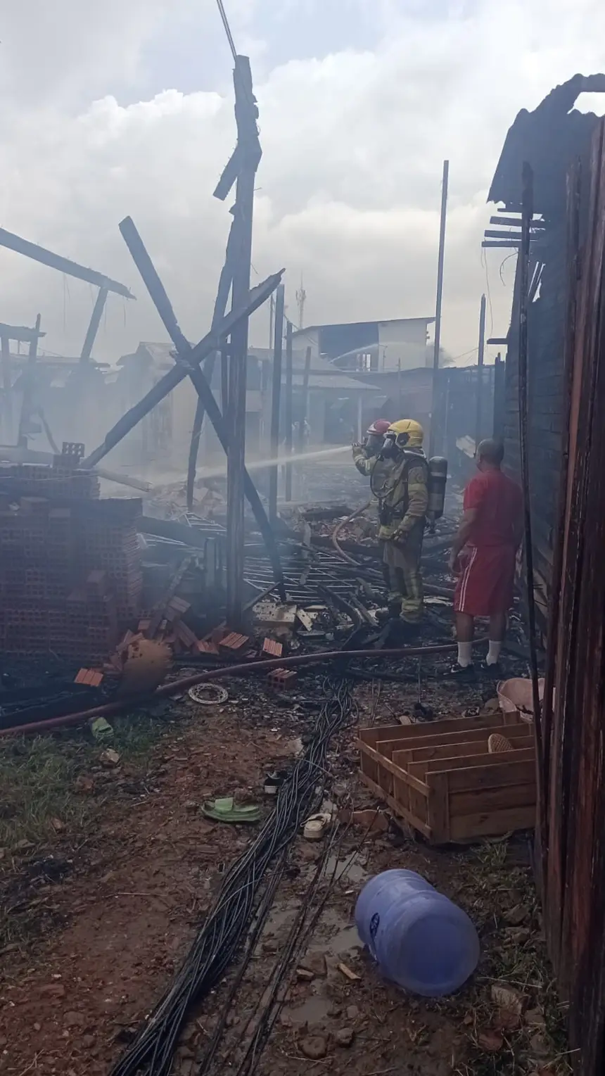 Área de dificil acesso para trabalhar, devido ser área de ressaca