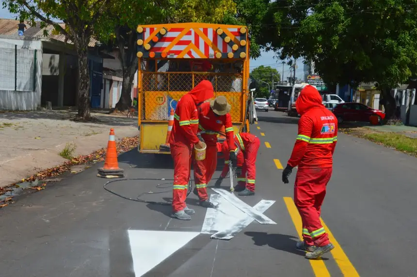 Avenidas recebem nova sinalização no bairro Pacoval
