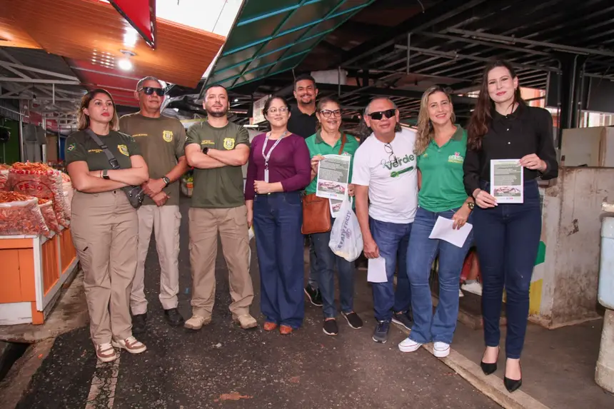 Equipe Sema em ação na Feira do Centro de Macapá