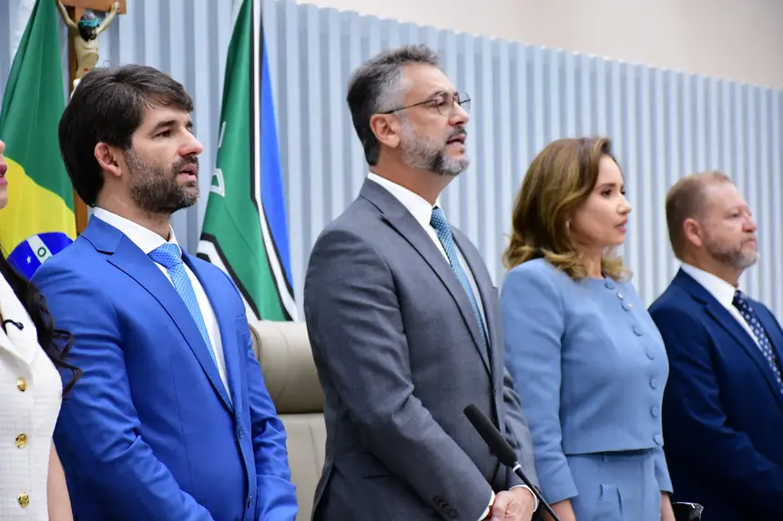 Leitura da mensagem do Executivo contou com a presença de representantes dos demais poderes