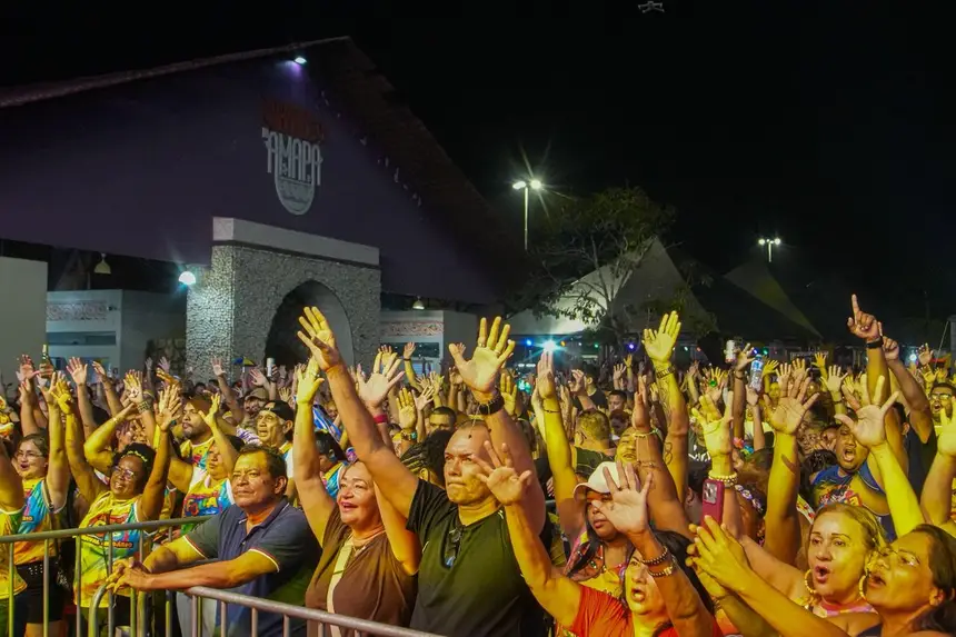 Milhares de pessoas na Beira-Rio