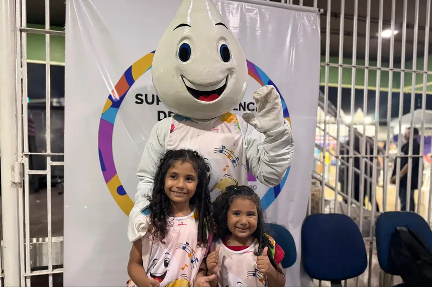 A presença do Zé Gotinha, mascote das campanhas de vacinação, chamou a atenção do público e reforçou a importância da prevenção e da atualização da carteira vacinal.