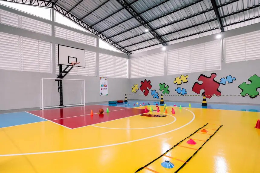 Quadra foi reformada, ampliada e adaptada para atender às necessidades dos estudantes