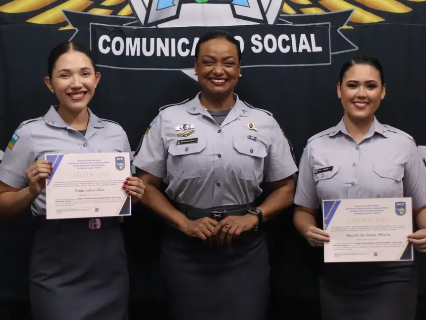 Policiais militares concluíntes do curso de comunicação
