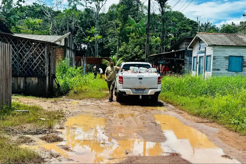 Ação conjunta intensifica o suporte às vítimas dos alagamentos com a distribuição de kits emergenciais em Santana.