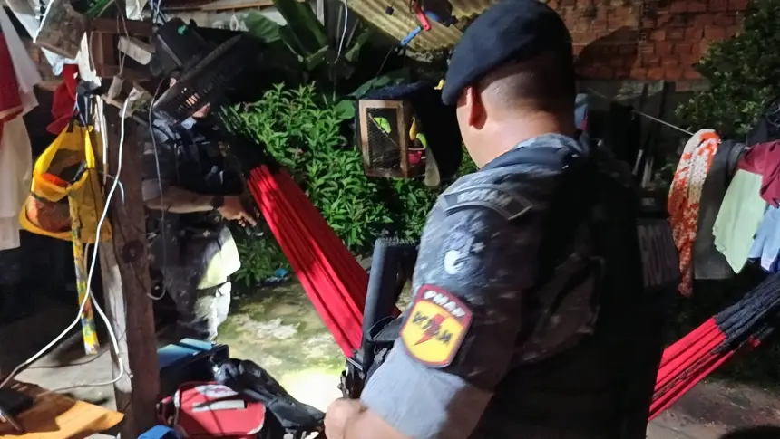 Policiais militares reforçaram revista por materiais ilícitos